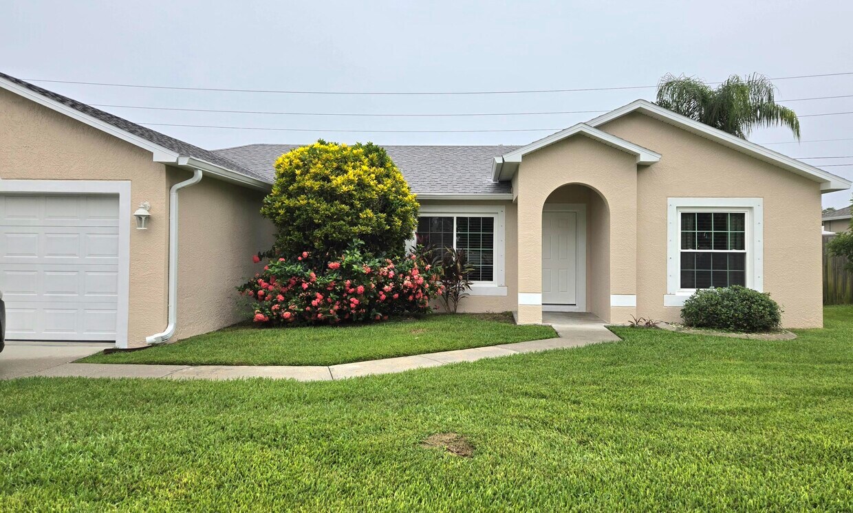 Primary Photo - 823 Del Mar Cir