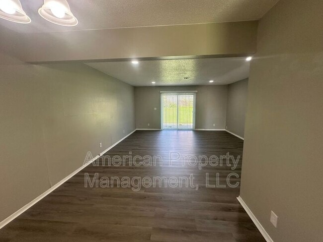 Building Photo - 2426 S 83rd E Ave