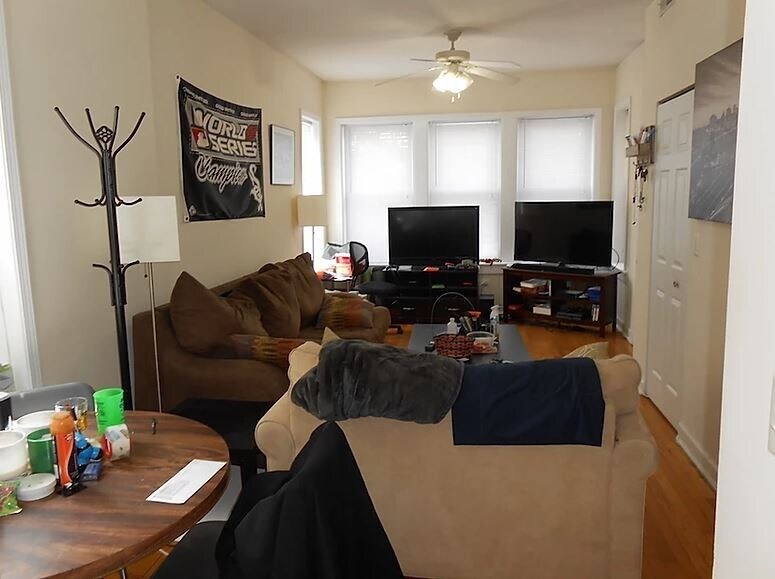 Primary Photo - 2317 N Greenview Ave