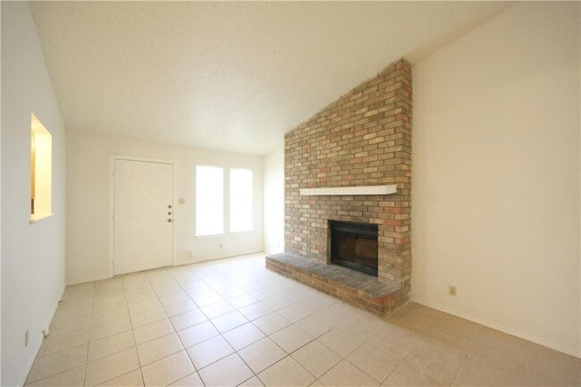 Building Photo - 12805 Broughton Way