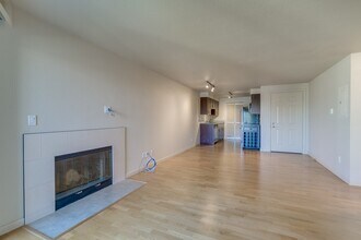 Building Photo - 3045 20th Ave W
