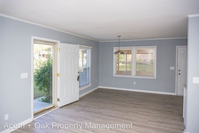 Building Photo - 3 br, 1 bath House - 721 Friar Tuck Rd