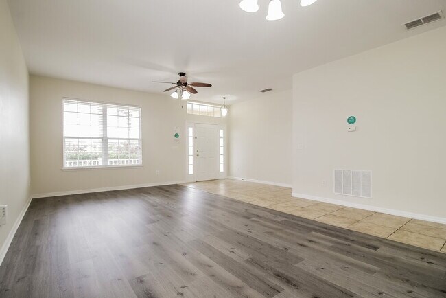 Building Photo - 113 Marathon Ln
