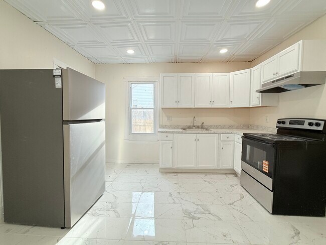 Foto del edificio - 210 Center Ave