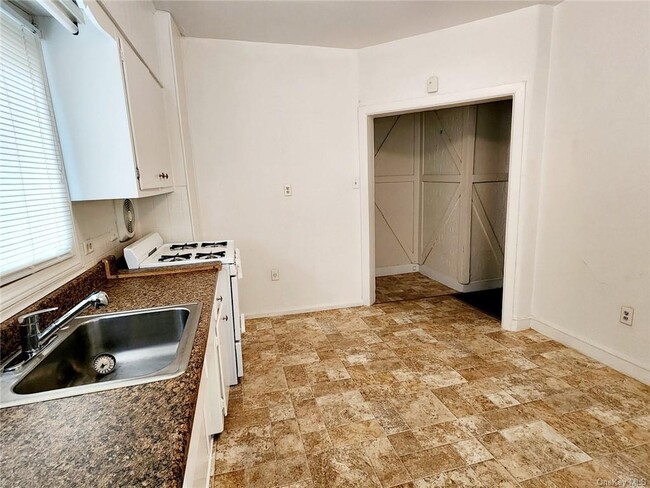 Foto del edificio - 148 N Pascack Rd