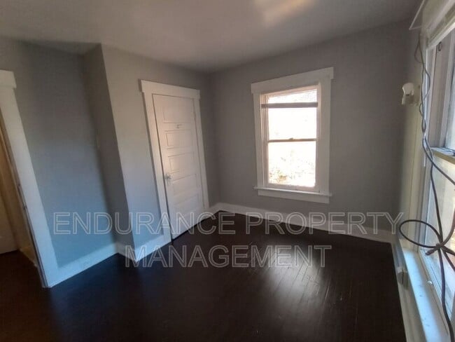 Building Photo - 218-220 Rockwood Ave