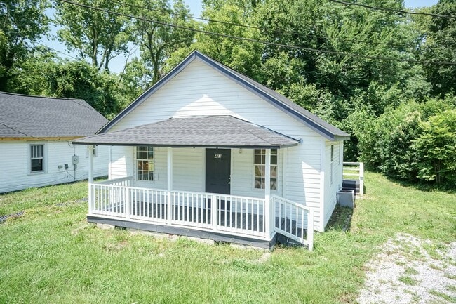 Building Photo - 423 E Rockspring St