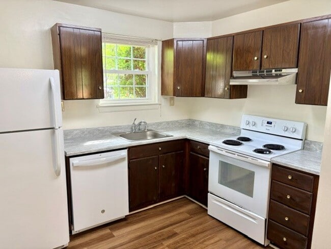 Building Photo - 1084 Bright Leaf Ct