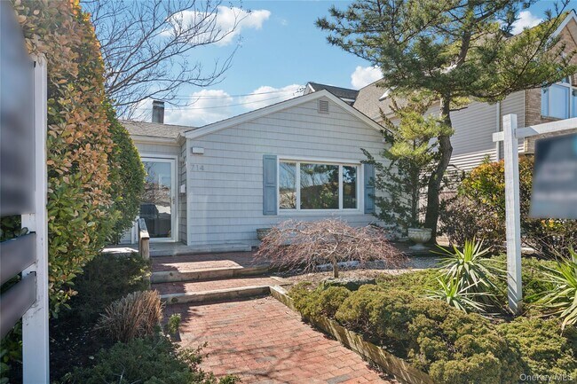 Foto del edificio - 714 E Park Ave