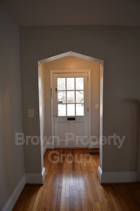 Foto del edificio - 702 Poole Dr