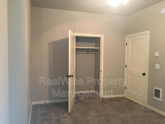 Foto del edificio - 502 SW Evergreen Ave