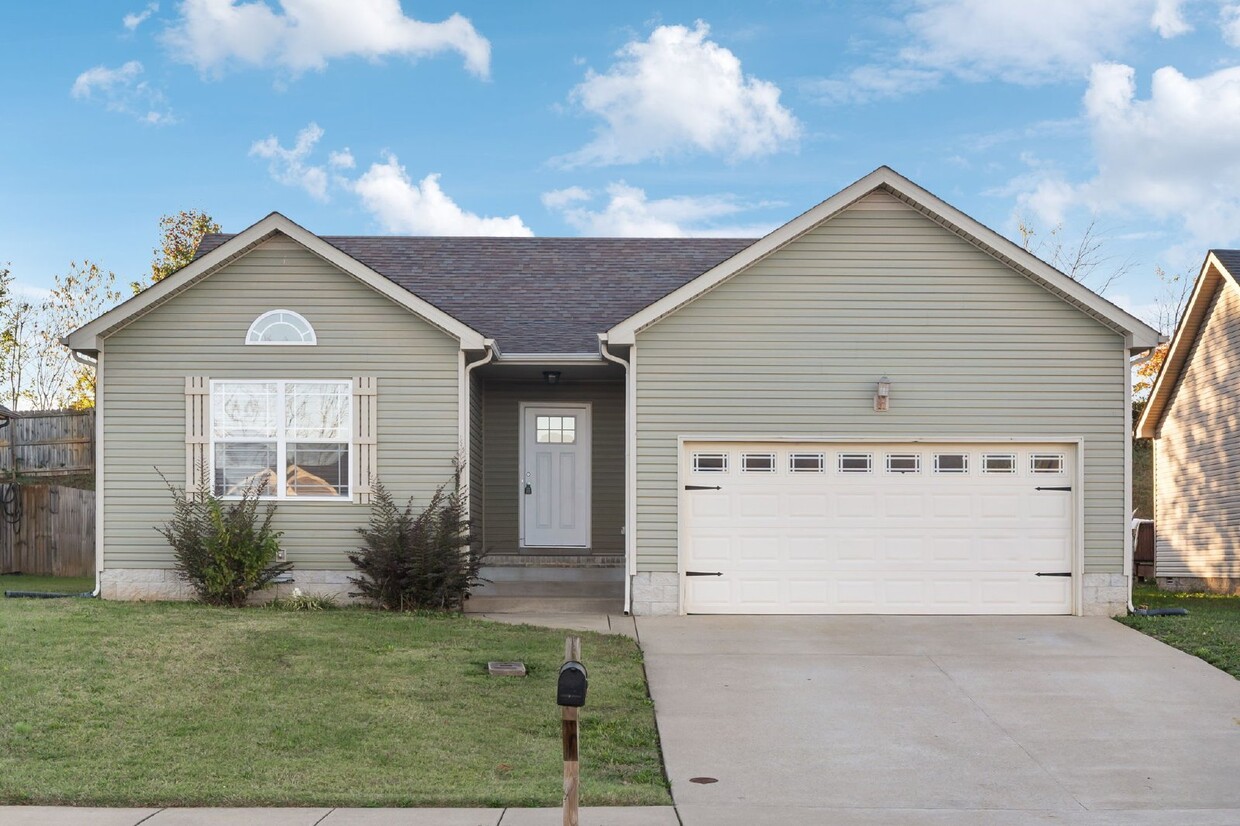 Primary Photo - 1370 Whitt Ln