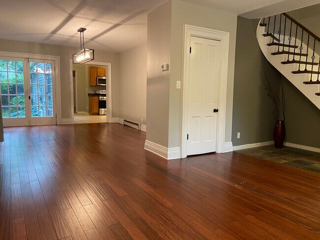 Building Photo - Single Family Home for Rent in Allentown