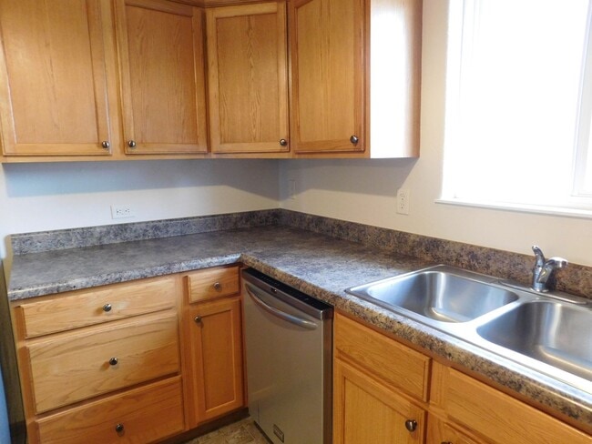 Foto del edificio - Charming 3 Bed, 2 Bath Townhome with Singl...