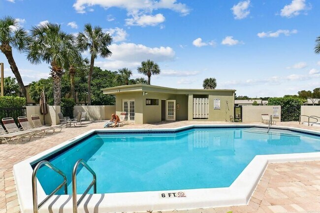 Building Photo - 6463 La Costa Dr