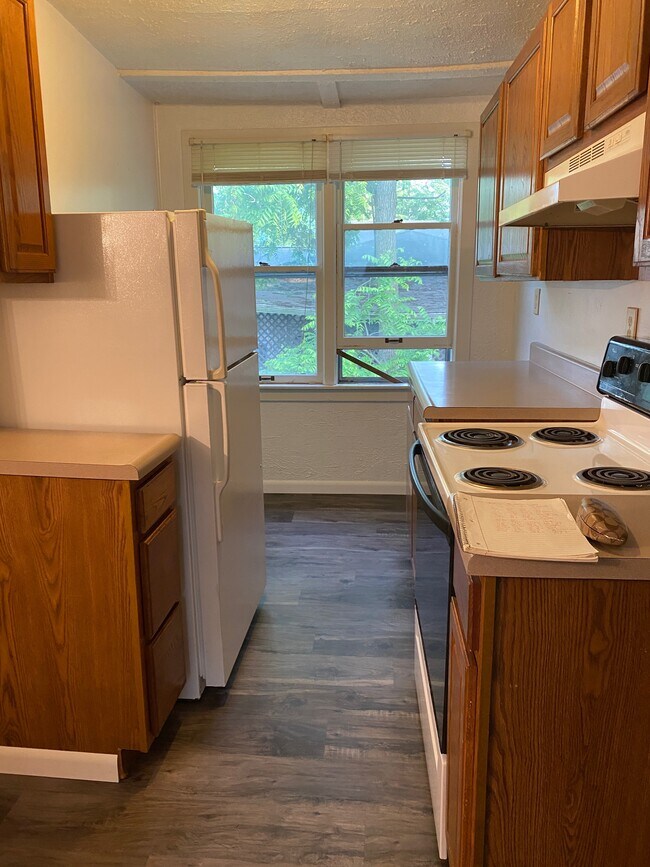 Foto del edificio - 1317 N Kinser Pike