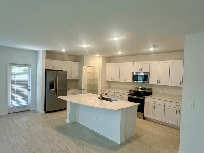 Building Photo - 17606 Happytrails St