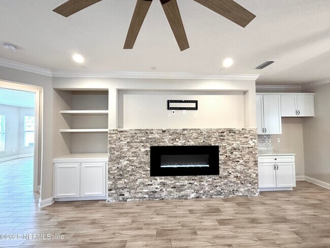 Foto del edificio - 835 Silver Pine Dr