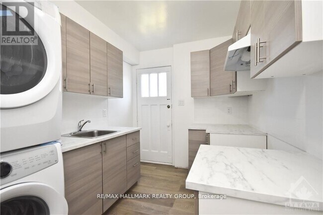 Building Photo - 15 Marier Ave