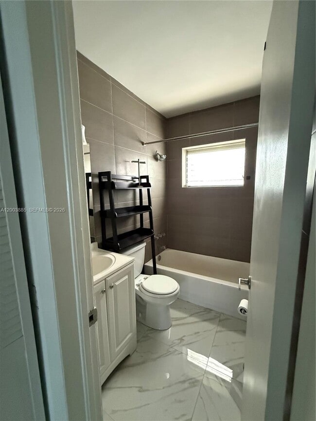 Building Photo - 1611 West Ave