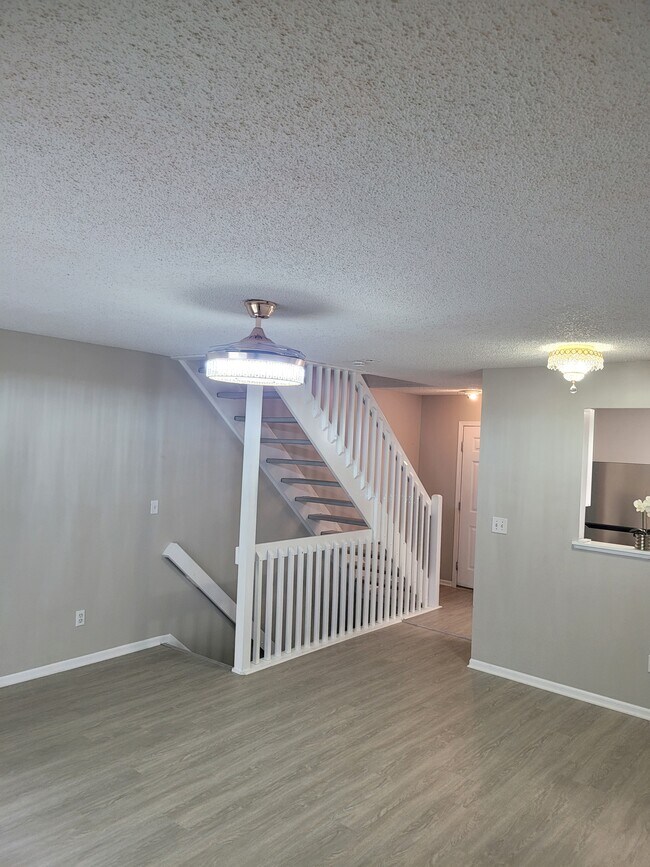 Foto del edificio - 1730 Ridgebury Dr