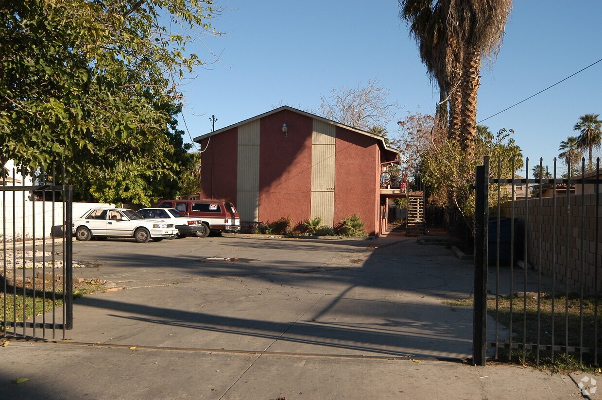 Building Photo - 2945 6th St