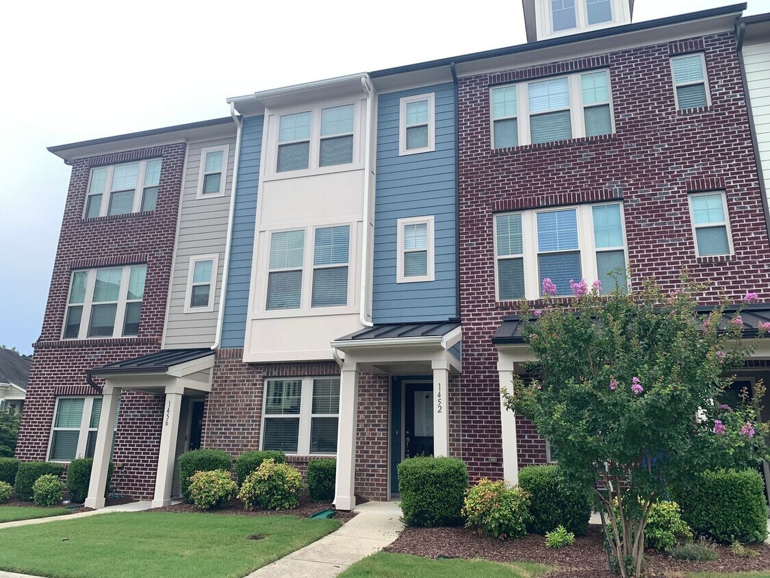 Primary Photo - PRIME LOCATION, 3 Bedrooms Suites Apex TH Near HWY, Schools, Shops and Community Amenities!