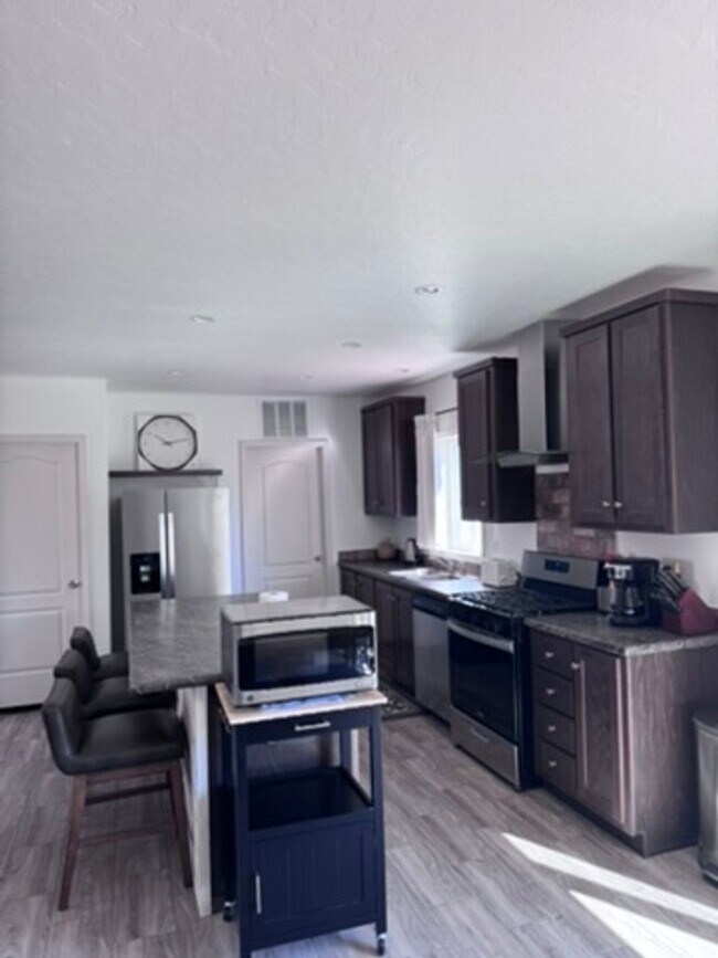 Foto del edificio - 41 Larkspur Ln