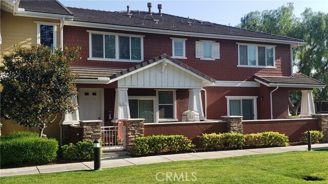 Foto principal - 15813 Cortland Ave