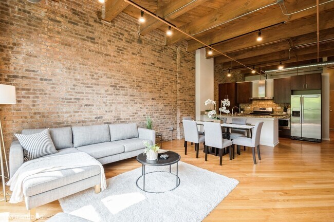 Foto del edificio - 1040 W Adams St