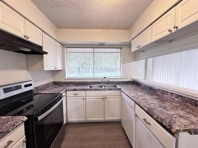 Foto del edificio - 12210 Waxwing Cir