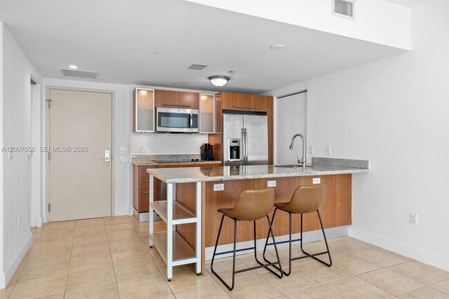 Foto del edificio - 185 SW 7th St