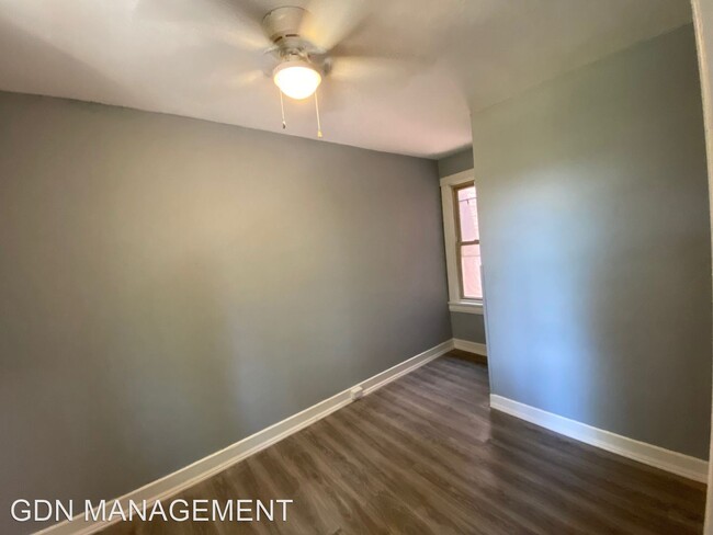Foto del edificio - 2731 Harris Ave