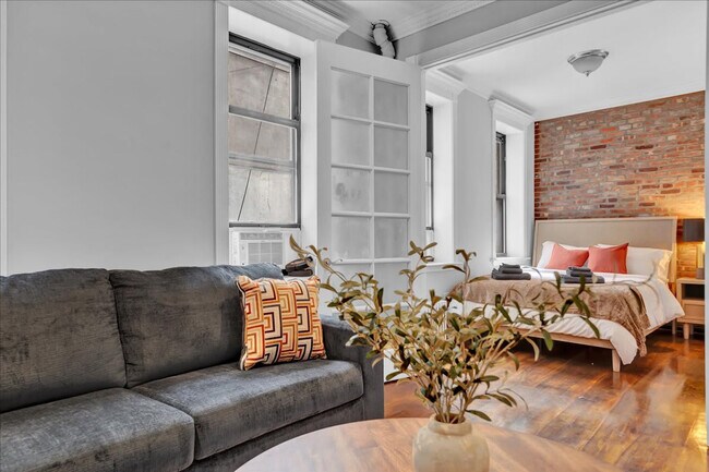 Foto del edificio - 346 E 18th St