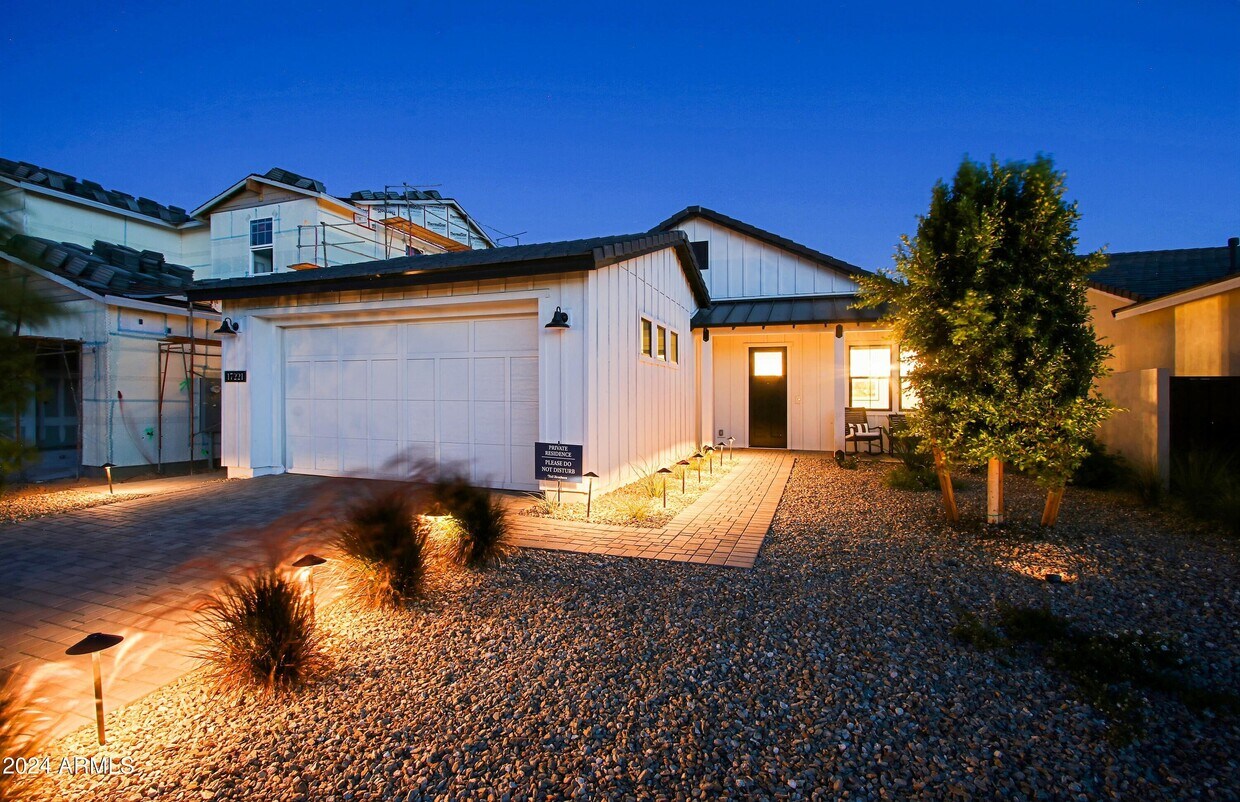 Foto principal - 17221 W Middlebury St