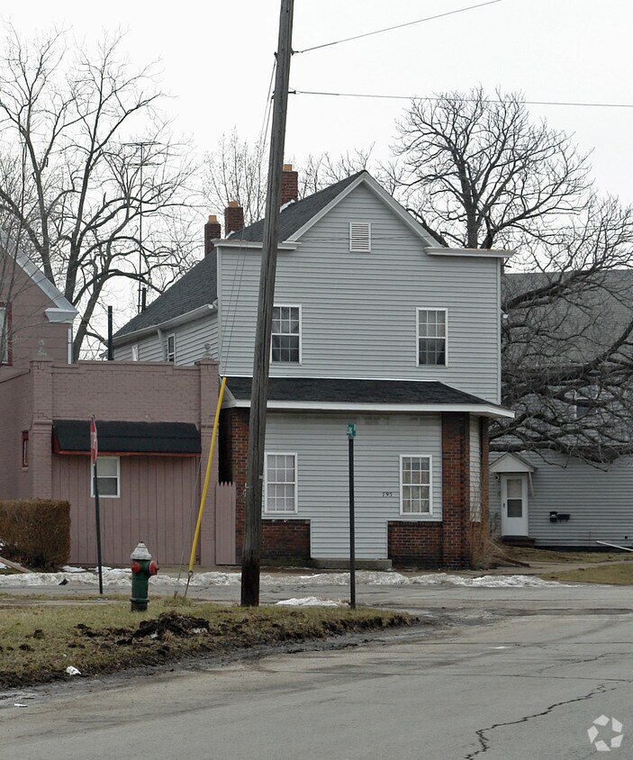 Building Photo - 795 W 14th St