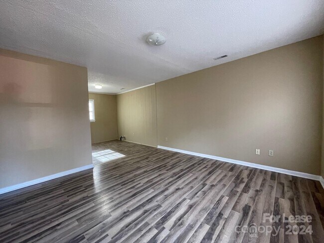 Building Photo - 52 Cherrywood Pl