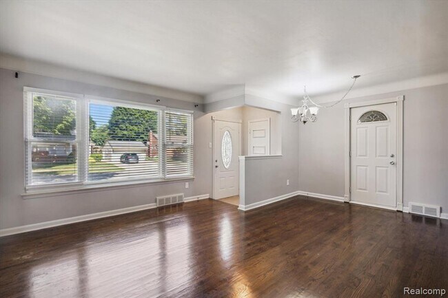 Foto del edificio - 19044 Norwich Rd