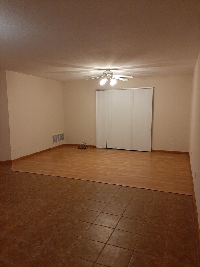 Building Photo - 9666 Sawgrass Ct