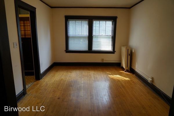 Building Photo - 2811 Monroe St