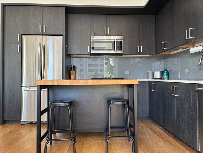 Cocina con electrodomésticos de alta gama. - 1321 Seneca St