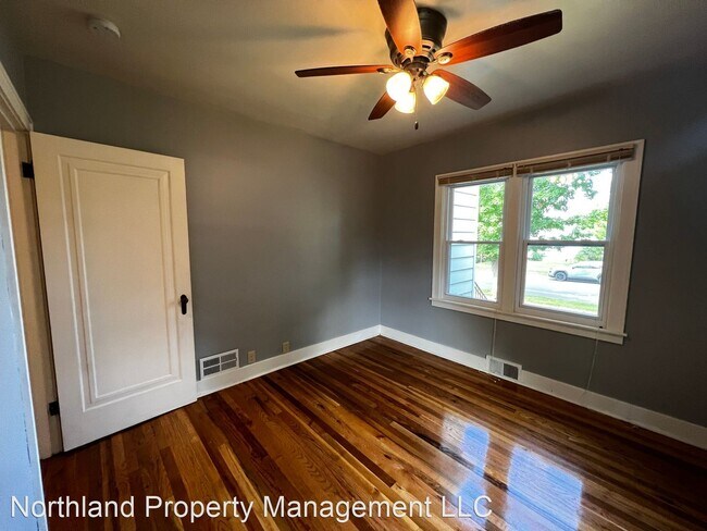 Building Photo - 3 br, 2 bath House - 806 E. State St