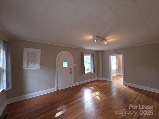 Foto del edificio - 2429 Commonwealth Ave