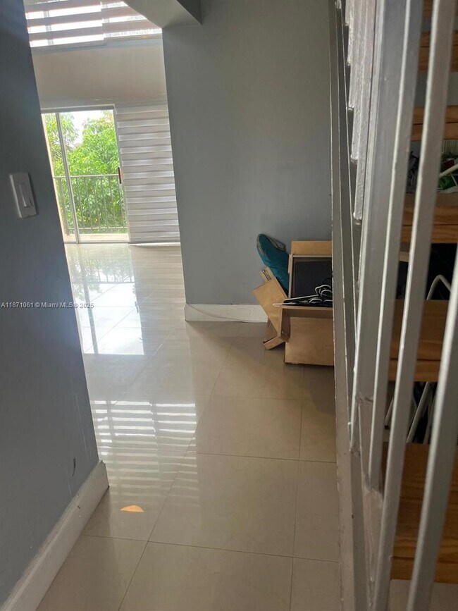 Foto del edificio - 8897 Fontainebleau Blvd