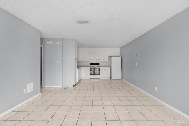 Building Photo - 3353 Green Briar Cir