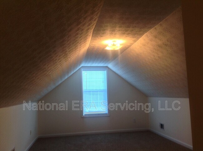 Building Photo - 360 Princeton Way