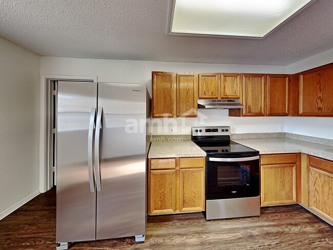 Building Photo - 10109 Chapel Glen Terrace