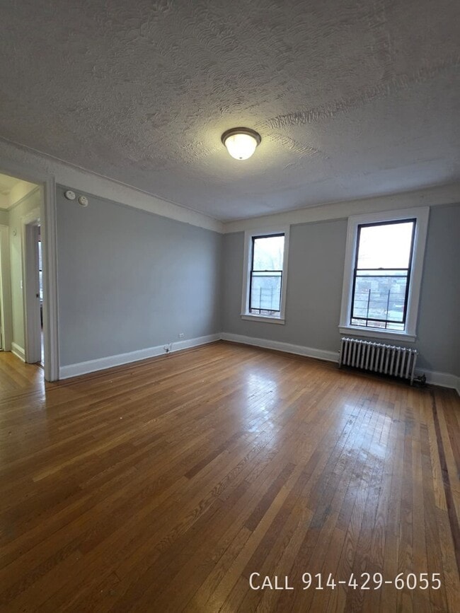 Building Photo - 15 Locust Hill Ave