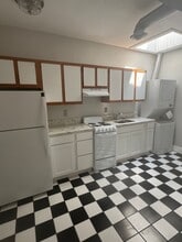 Building Photo - 1-63-62 E Gay St