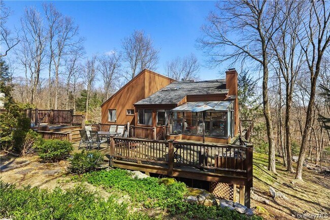 Foto del edificio - 194 Westchester Ave